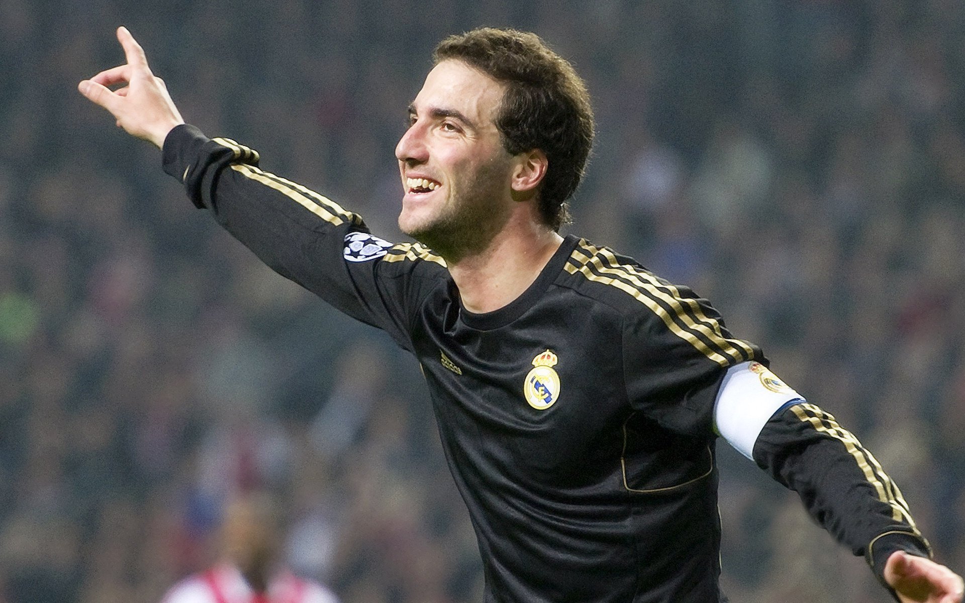 世界杯激战正酣：关键瞬间引爆全场！，世界 杯